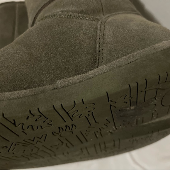 Bearpaw Boots Olive Green size 9 - Picture 11 of 11